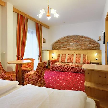 אורטיסיי Hotel Ronce מראה חיצוני תמונה