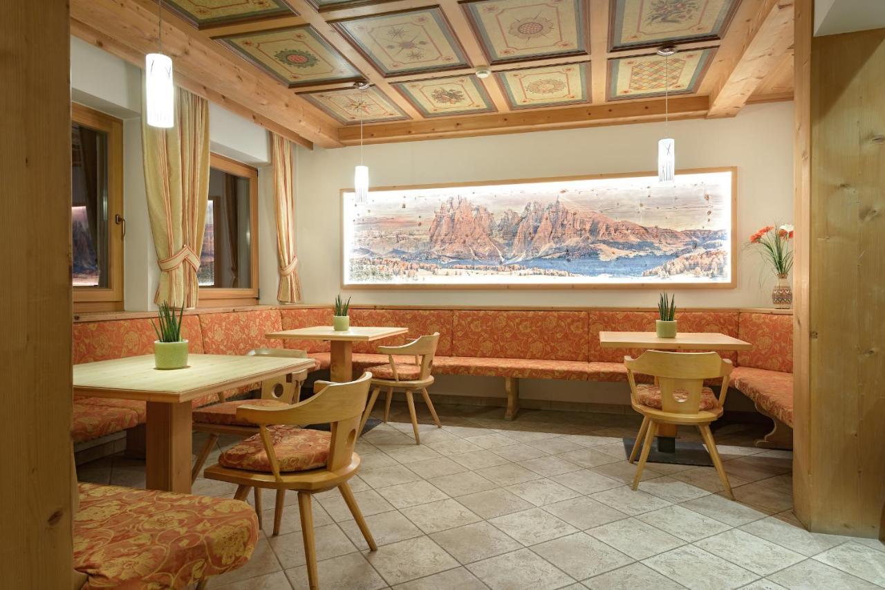 אורטיסיי Hotel Ronce מראה חיצוני תמונה