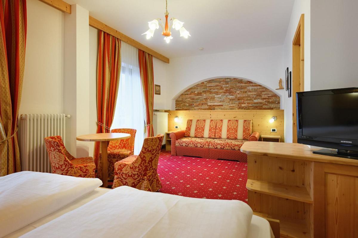 אורטיסיי Hotel Ronce מראה חיצוני תמונה