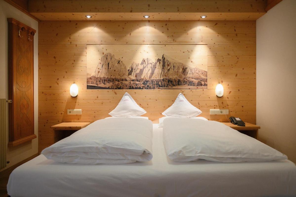 אורטיסיי Hotel Ronce מראה חיצוני תמונה