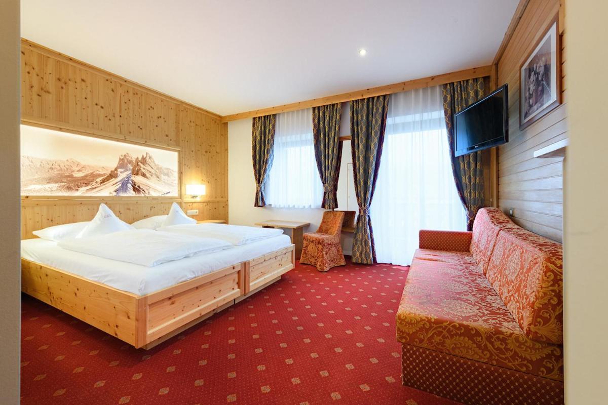 אורטיסיי Hotel Ronce מראה חיצוני תמונה