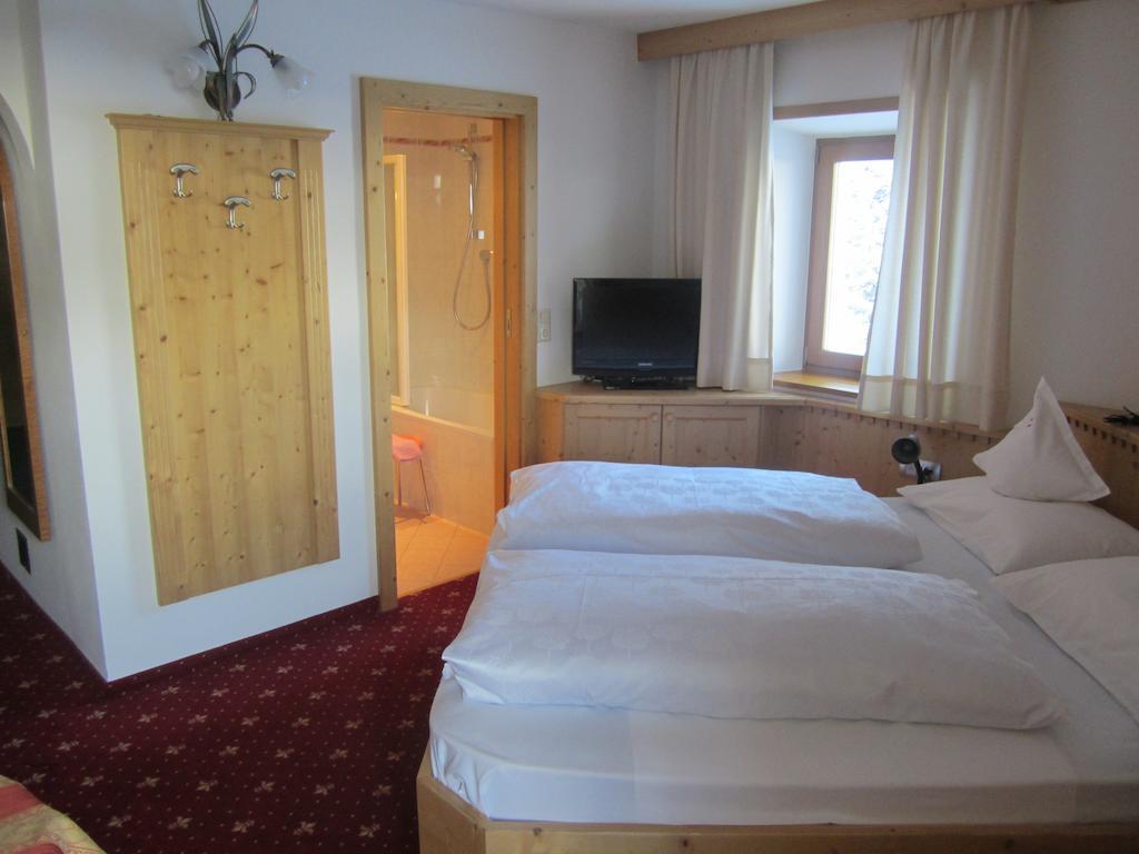 אורטיסיי Hotel Ronce חדר תמונה